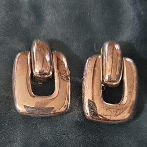 VINTAGR Chic Silver-Toned Earrings